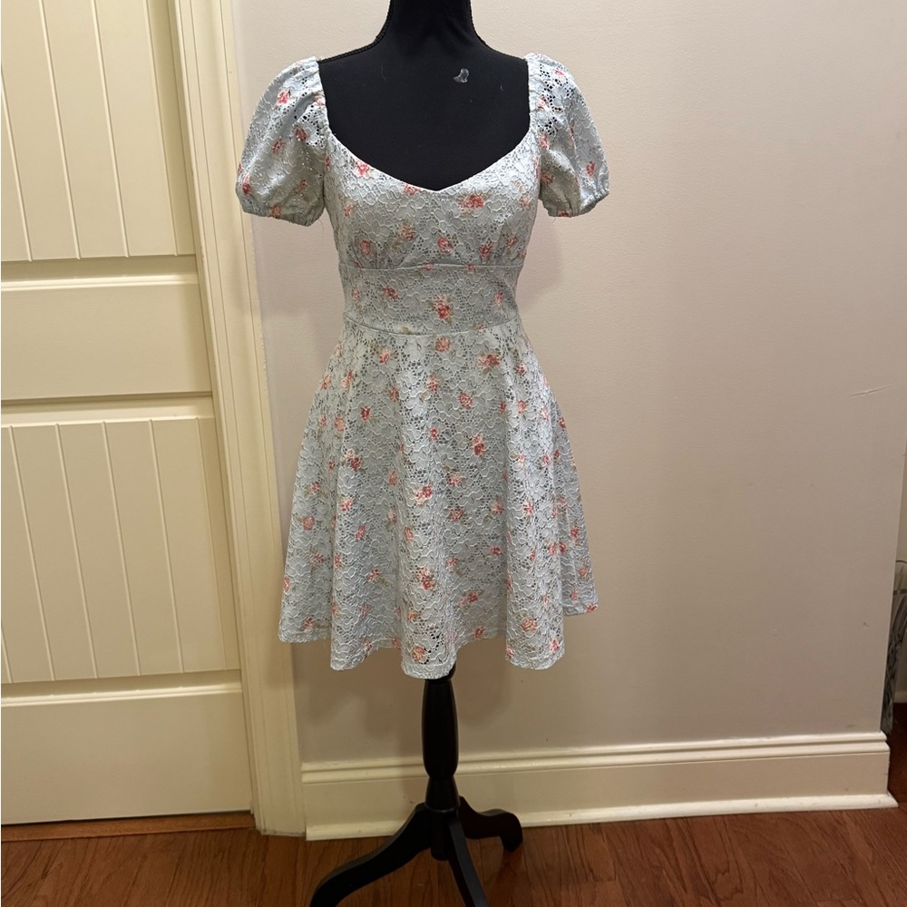 City Vibe Floral Puff Sleeve Dress